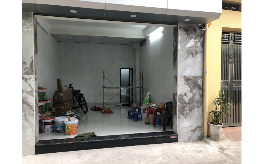Chính chủ cần cho thuê Mbkd ngõ oto Nguyễn Ngọc Vũ- Cầu Giấy dt 35m2* 1vs Giá 12 tr (ctl) - Nhanh còn kịp...